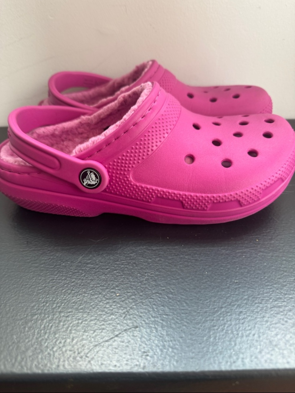 CROCS Classic Cozy Sherpa Lined Fuchsia/Hyper Pink Clog W7/M5 - Picture 8 of 10